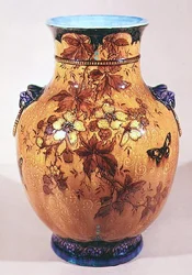 Maljakko, n. 1870-80 (keramiikka)