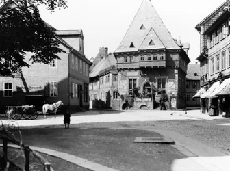 Vanha hotelli kaupungin aukiolla, Goslar, noin 1910