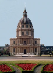 Jules Hardouin Mansartin (1646-1708) liberaali Bruandin hankkeesta toteuttama etelänäkymä Hotel des Invalidesin kupolista. 1679–1708 Pariisi – Hotel des Invalidesin kupoli, jonka vuosina 1679–1708 rakensi Hardouin Jules Mansart (1646–1708). Pariisi, Ranska