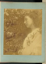 Maud "Loistava kyynel on pudonnut" / "Portilla kasvavasta kärsimyskukasta."