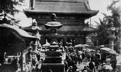Asakusassa, Tokion suuressa temppelissä, ennustustoiminta käy vilkkaana, noin 1900, 1921.
