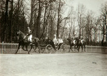 Tsaari Nikolai II ja Venäjän tsaari Aleksandra Fjodorovna vaunuissa, 1900-luvun alku