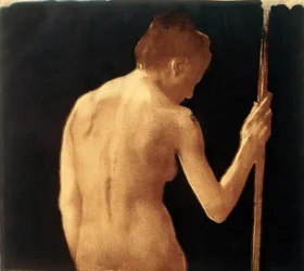 Naisen selkäpuolinen puolialastonkuva 1901