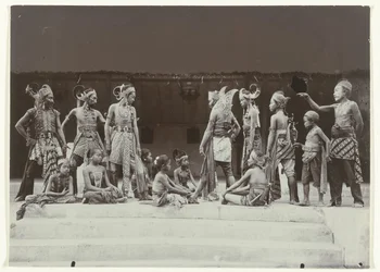 Jaavalaisen draama asussa