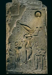 Ekenatenin reliefi Atenin alla, kaide, Amenhotep IV. Akenaten on faaraona..., 2009 (kuva)