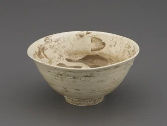 Teekulho (koraijawan), 1500-luvun toinen puoli (posliini läpinäkyvällä lasiteella, kultalakkakorjaukset)