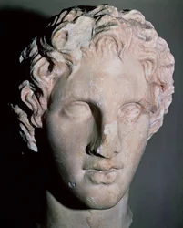 Aleksanteri Suuren (356-323 eKr.) pää (marmori)