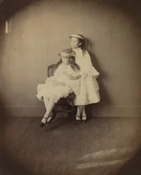 Julia ja Ethel Arnold, 1872.