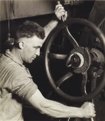 Teollinen muotoilu: Pennsylvania Rubber Co. suuren kalenterin ohjauspyörässä – Autonrenkaiden valmistus, 1920-luku, painettu 1930-luku