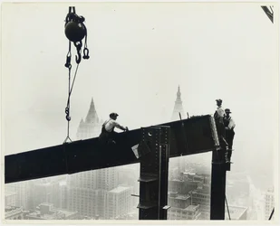Empire State Buildingin rakentaminen, n. 1931