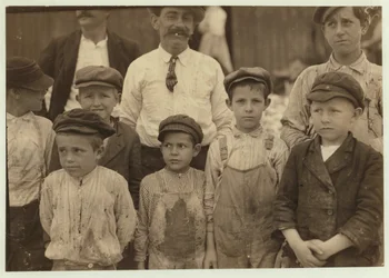 Katkaravunpoimijat jo 5-8-vuotiaat Dunbarissa, Lopezissa, Dukate Co:ssa, Biloxissa, Mississippissä, 1911