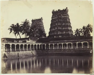 Madura. Suuri pagodi, Mootoo Alaghur ja East Gopurum Tankista, 1858 (albumiiniprintti vahatusta paperinegatiivista)