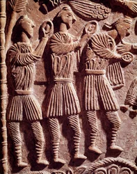 Lombard-taide: viisaat kuninkaat, matala kohokuvio Duke Rachisin alttarilta - Veistos, Lombard-taide, 737-744 - Cividale del Friuli, Chretien-museo, katedraalin aarre
