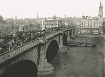 London Bridge pohjoiseen katsoen, 1895.