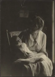[Florence pitelee vauvaa]