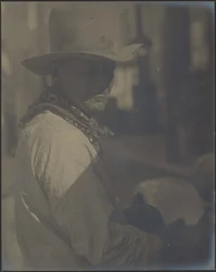 [Miehen muotokuva cowboy-asussa]