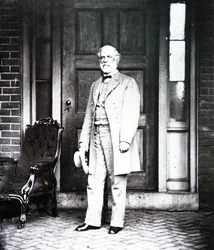 Kenraali Robert E. Lee (1807–1870) (valkovalkoinen)