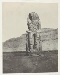 Gournah, Amenopht III:n monoliittinen kolossi; Thebe, levy 56 albumista "Egypte, Nubie, Palestine et Syrie" (1852).