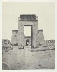 Karnak, Propylone Khonsin temppelistä, Thebes, 184951, painettu 1852.