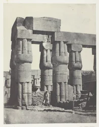 Luxor, palatsin pylväiden ryhmä; Thebes