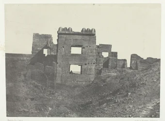 Medinet-Habou, Ramses-Mèiamounin Gyneceumin itäinen julkisivu, Thebes, 184951, painettu 1852.