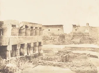 Luxorin palatsi ja kylä, otettu etelästä, Thebes, 1849-50.