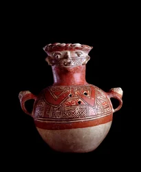 Esikolumbiaaninen taide, mayojen sivilisaatio, klassisen jälkeinen aika: zoomorfinen saviurna. Old Mixcosta, Chimaltenangosta, Guatemalasta. Guatemala, Kansallinen arkeologian ja etnologian museo – esikolumbiaaninen taide, Maya-sivilisaatio, klassisen jälk