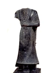 Mesopotamia: Idi-Ilumin, Marin kuvernöörin steatiitissa oleva akefaalipatsas, joka on omistettu jumalatar Ishtarille. 1800 eaa noin. Aurinko 0,41 m Pariisi, Louvre-museo