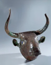 Mesopotamia: Kuparihärän pää (huonekalu tai harppu). Sumerilainen aikakausi. 2500 eaa. Tellosta. Aurinko 0,19 m Pariisi, Musee du Louvre