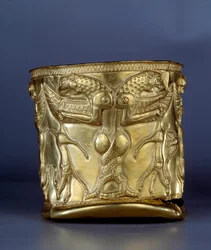 Ancient Art Oriental: Electrum-kuppi, joka edustaa hirviötä lomitetuilla kasvihuoneilla, noin 1200 eaa. Pohjois-Iranista. Pariisi, Musee du Louvre