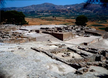 Minolainen sivilisaatio: näkymä Phaistoksen (Festos) palatsin läntisestä siivestä 1950-1700 eKr. Phaistos, Kreeta