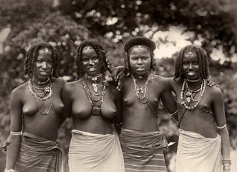?Imperiumin rakentaminen? fasistisella aikakaudella: Cunaman girls, 09051936
