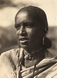 Imperiumia rakentamassa fasistisella aikakaudella: nuori abessinialainen tyttö, 5.9.1936 (mv/v kuva)