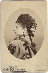 Pauline Luccan muotokuva 1841-1908