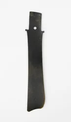 Haarukkataltta (zhang), Qijia-kulttuuri, n. 2500-2000 eKr. (jade (nefriitti))