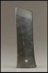 Sadonkorjuuveitsi (hu), Qijia Culture, n. 2500-2000 eKr. (jade)