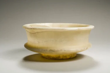 Tazza, 18.-19. dynastia, 1540-1186 eKr. (alabasteri)