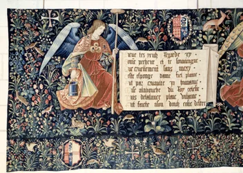 Ilmestyskirjan ripustus (1373-1383), enkelit kantoivat kärsimyksen välineitä. Nicolas Bataillen kuvakudos (1330-1405)
