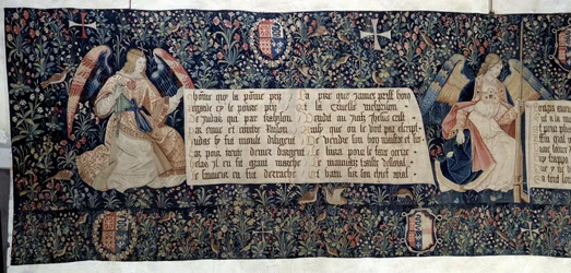 Ilmestyskirjan ripustus (1373-1383), enkelit kantoivat kärsimyksen välineitä. Nicolas Bataillen kuvakudos (1330-1405)