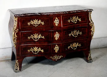 Louis XV lipasto (puuta, marmoria ja pronssia)