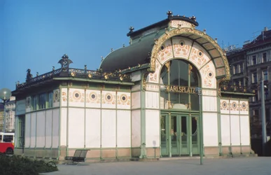Karlsplatz Stadtbahn, suunnitteli Otto Wagner (1841-1918)