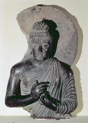 Saarnaavan Buddhan rintakuva, kreikkalais-buddhalainen tyyli, 1.-4. vuosisata