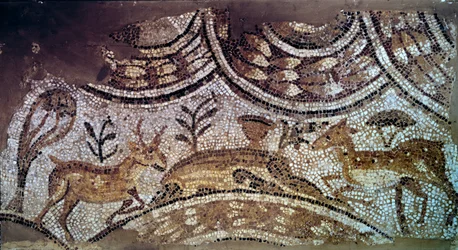 Paleokristillinen taide: fragmentti kirkkomosaiikkia: peurat ja kauriit juovat vettä. 6. vuosisadalla jKr. Karthagosta, Bir Ftouhista, Tunisiasta. Pariisi, Louvre-museo