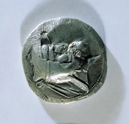 Tetradrachm Vahbarzista, Persisin kuningas, joka kuvaa kuninkaiden päätä (kääntöpuoli) (katso myös 180369)