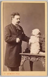 Muotokuva miehestä ja hänen koirastaan, c. 1880.