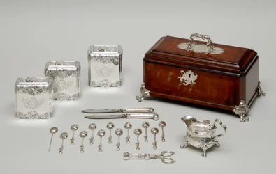 Tea equipage, n. 1735 (hopea ja puu)
