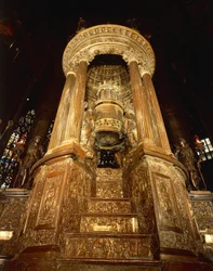 Italia, Lombardia, Milano, katedraalin sisustus, Pellegrino Tibaldin ciborium, joka tunnetaan nimellä "il Pellegrini"