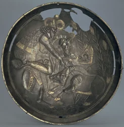 Astia, jota koristaa kohtaus prinssi Varahranin metsästämisestä, Sassanidi-dynastia (226-651) (hopeaa kullauksella)