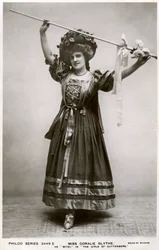 Miss Coralie Blythe hahmona Mitzi, vuodelta 1908.