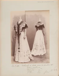 Albumisivu: House of Worth, Shoulder Cape